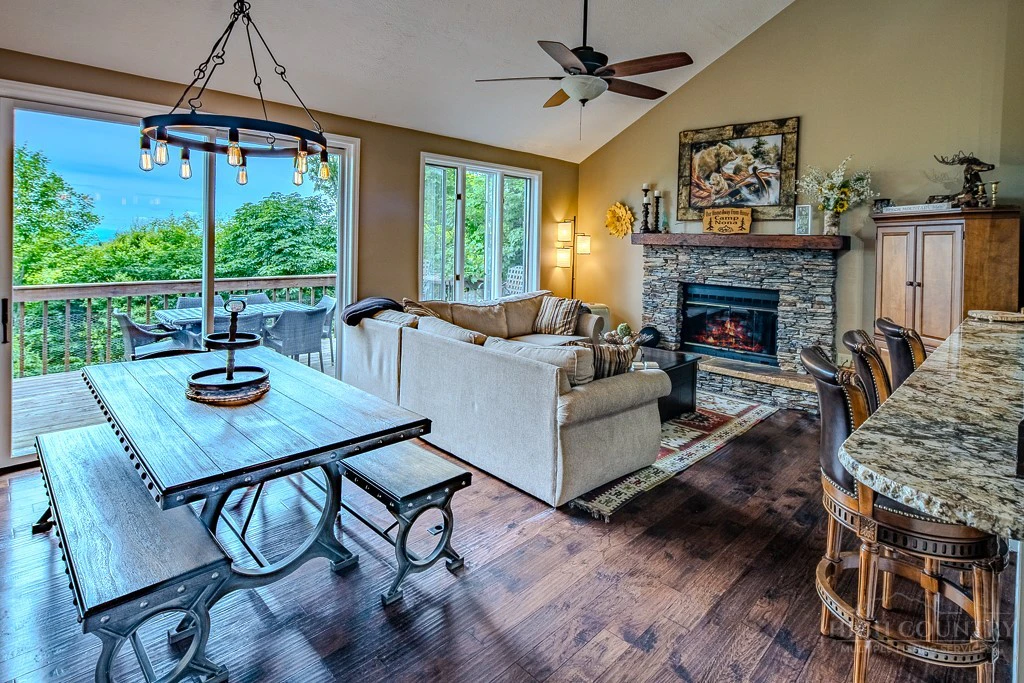 Image number 10 for the current listing