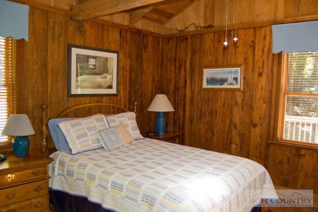 Image number 3 for the current listing