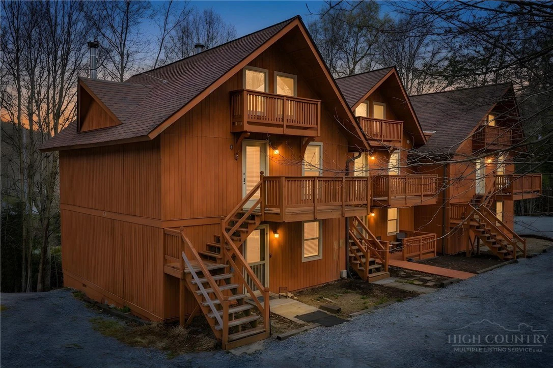 Image number 1 for the current listing