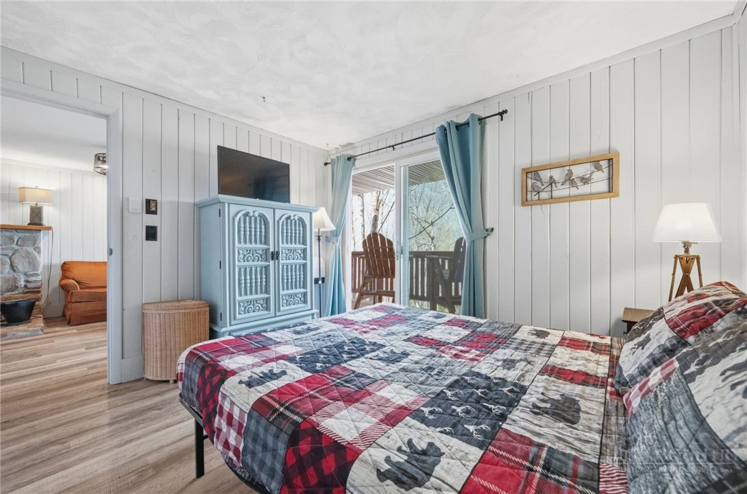 Image number 13 for the current listing