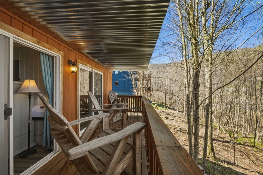 Image number 12 for the current listing