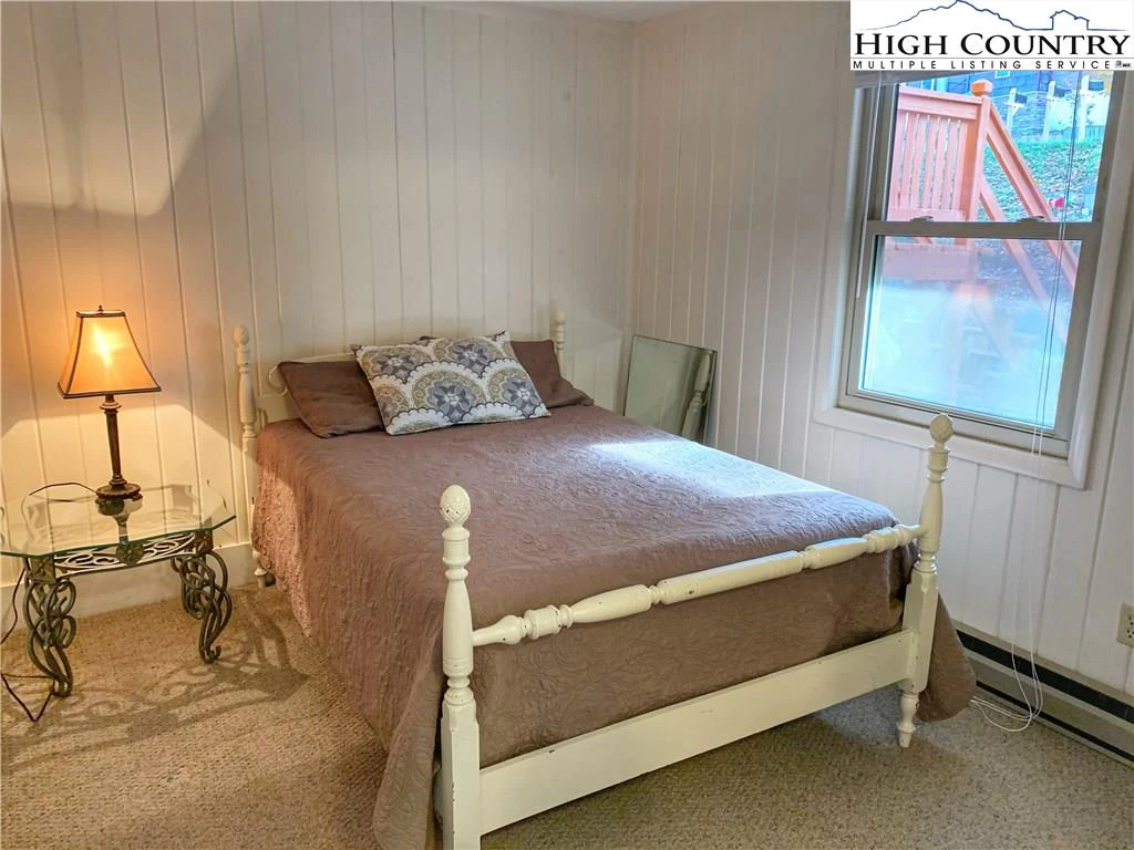 Image number 12 for the current listing