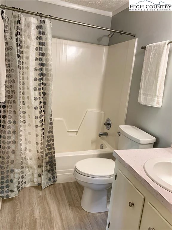 Image number 11 for the current listing
