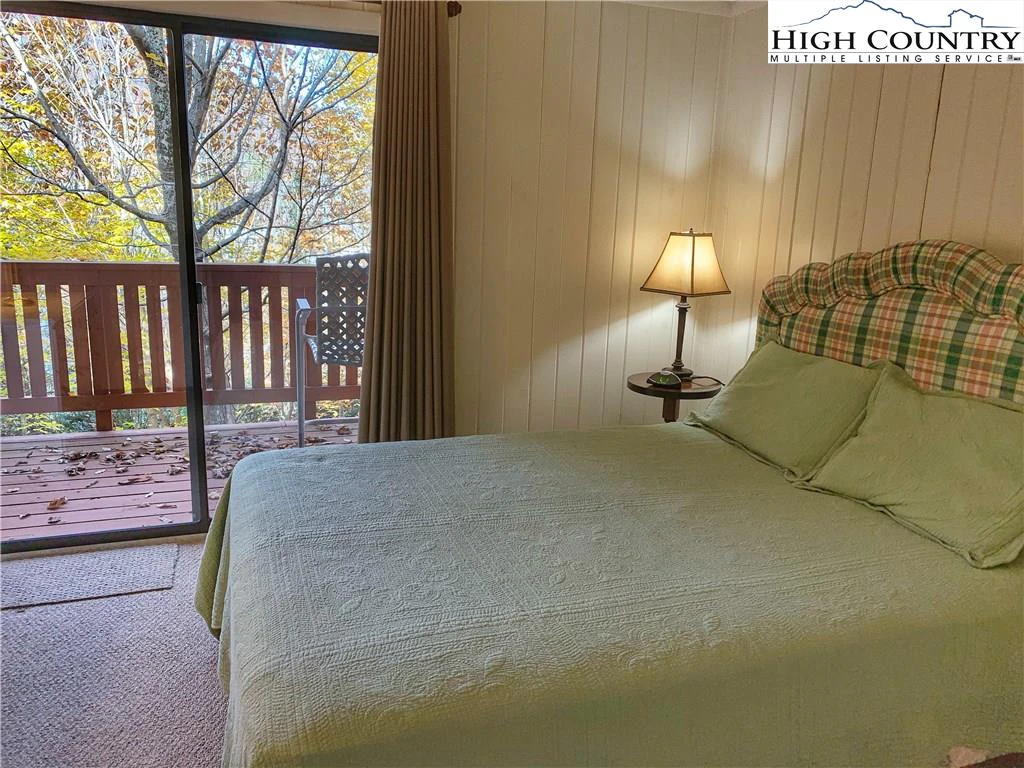 Image number 9 for the current listing