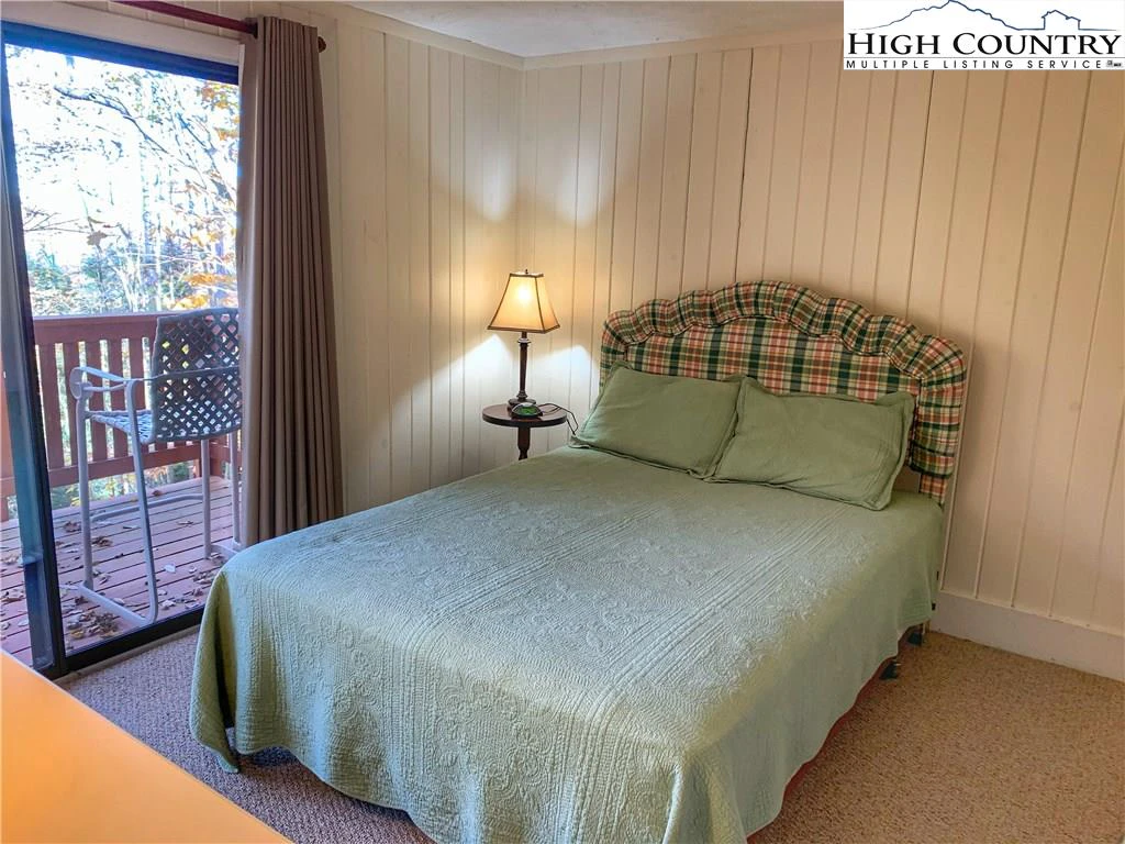Image number 8 for the current listing