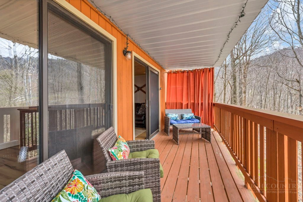 Image number 8 for the current listing