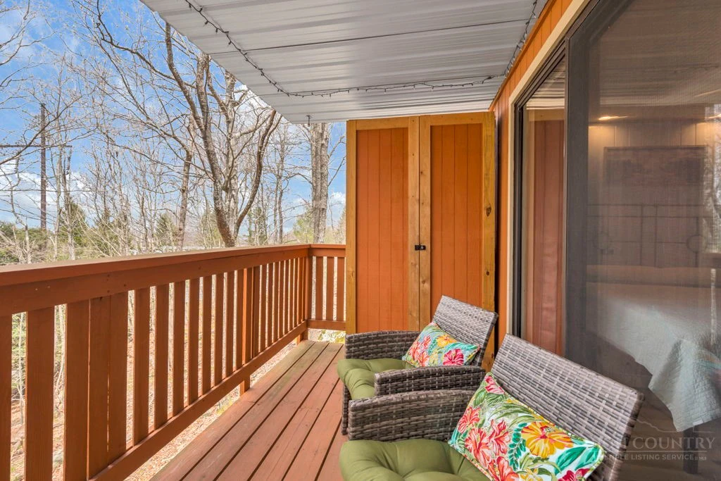 Image number 10 for the current listing
