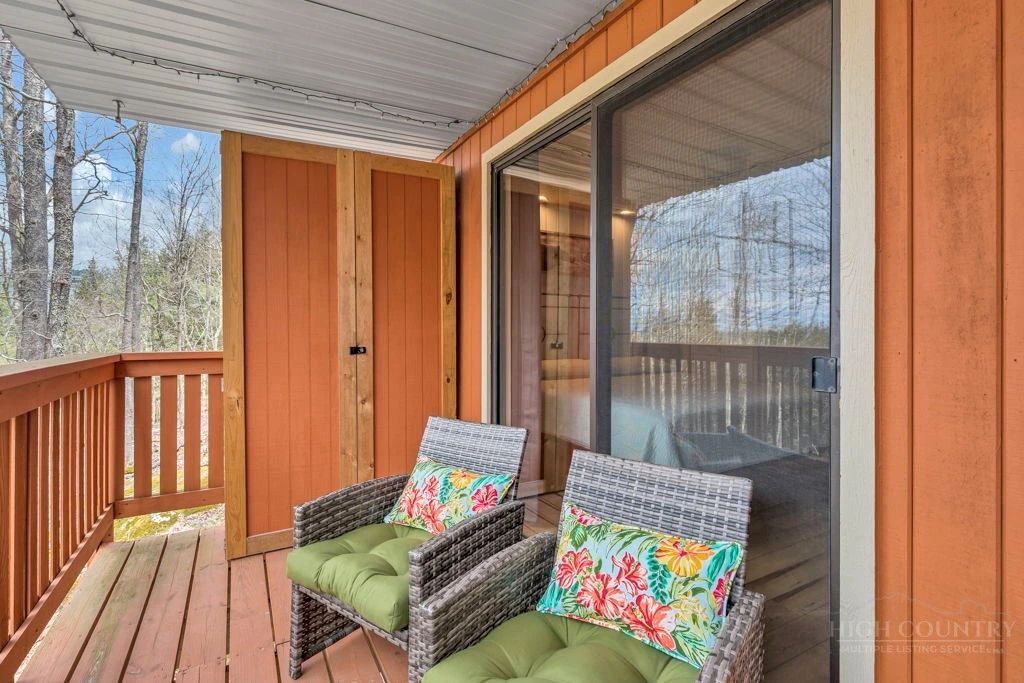 Image number 2 for the current listing