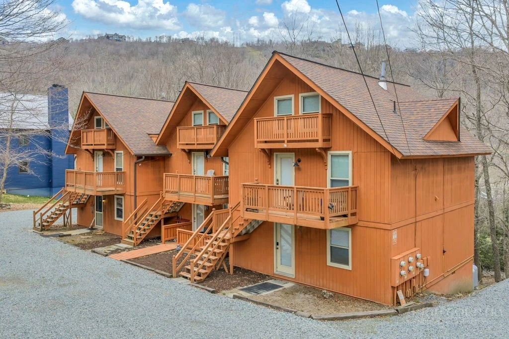 Image number 1 for the current listing