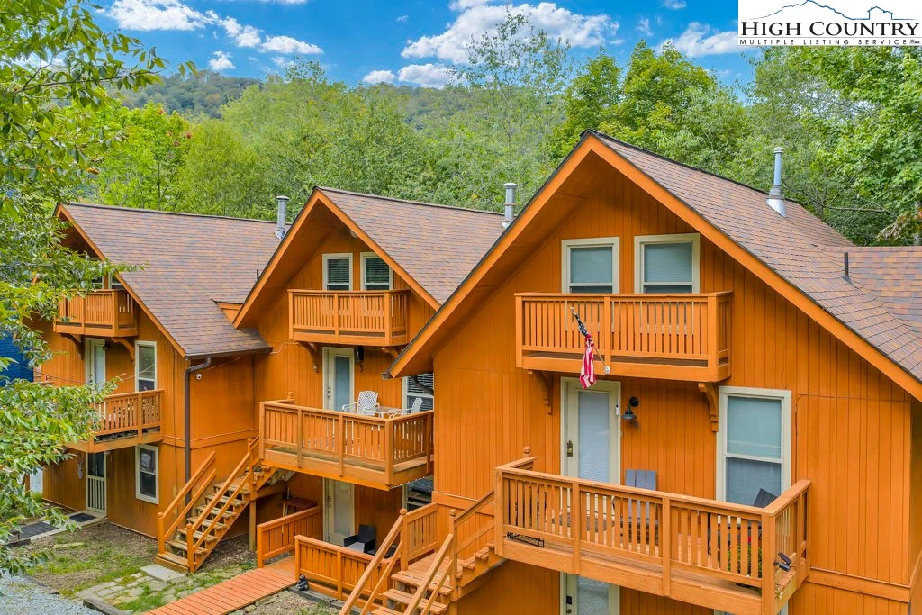 Image number 1 for the current listing