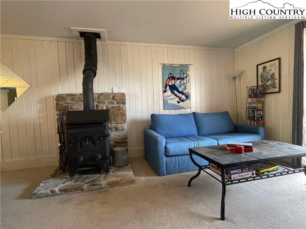 Image number 14 for the current listing