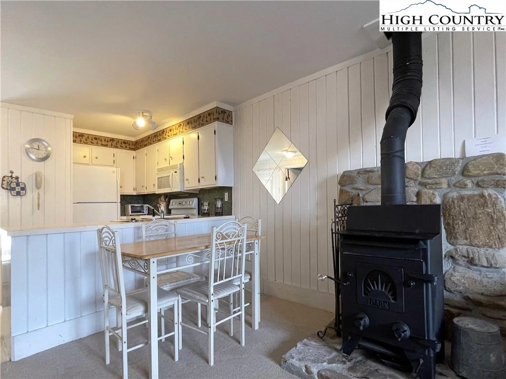 Image number 13 for the current listing