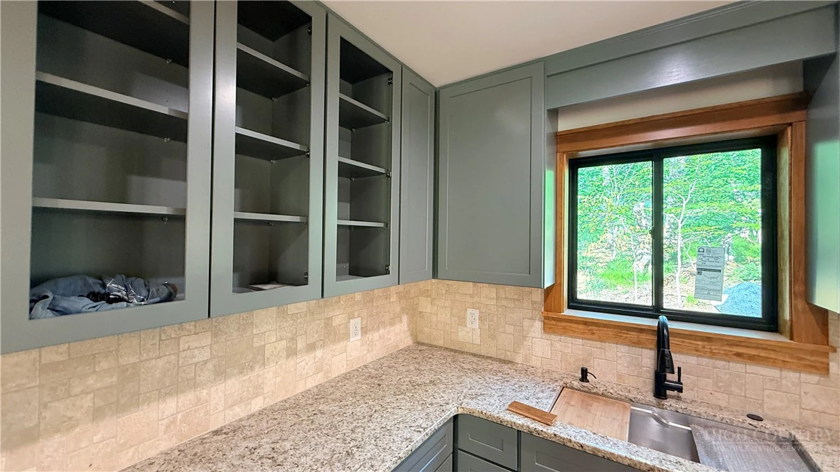 Image number 3 for the current listing