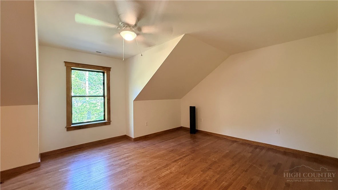 Image number 10 for the current listing