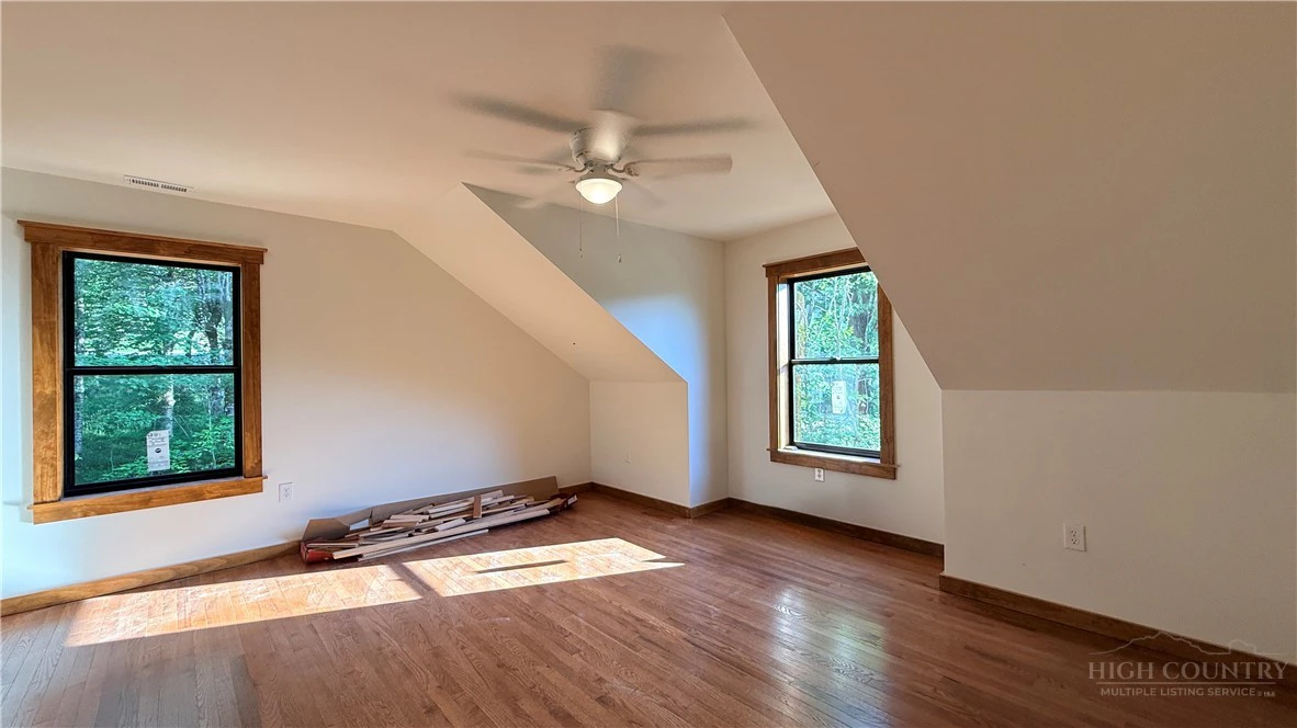Image number 12 for the current listing