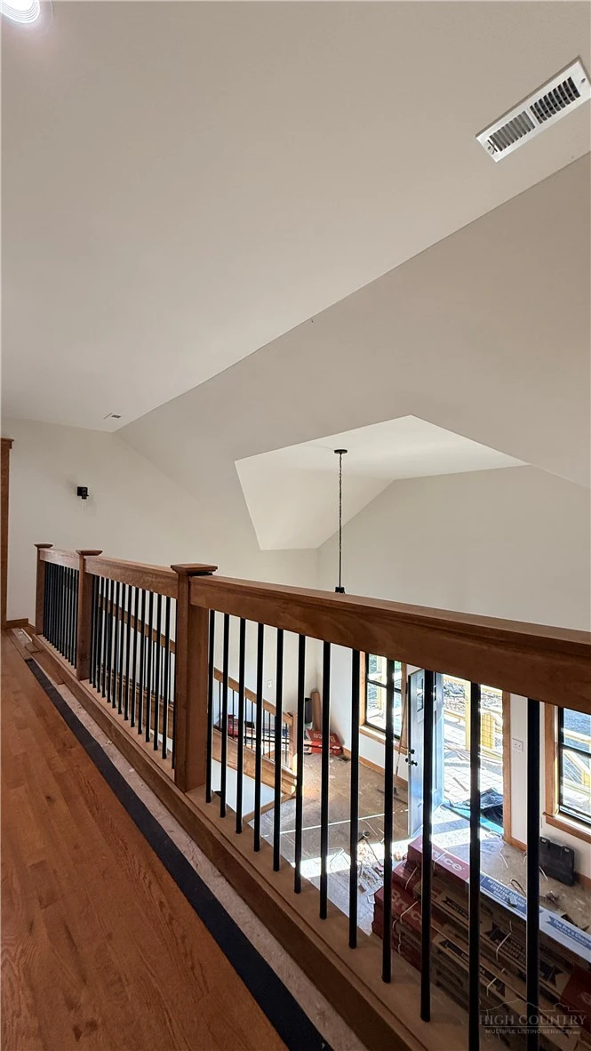 Image number 9 for the current listing