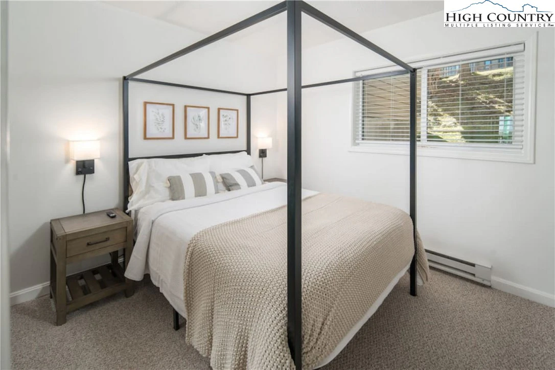 Image number 5 for the current listing