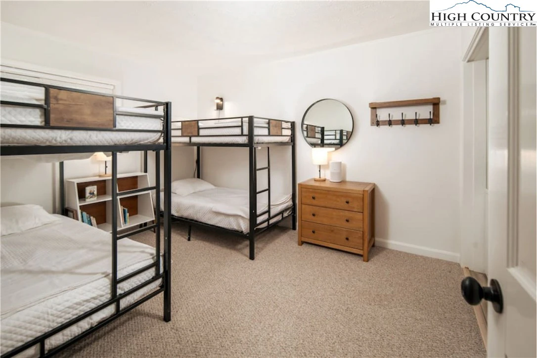 Image number 7 for the current listing