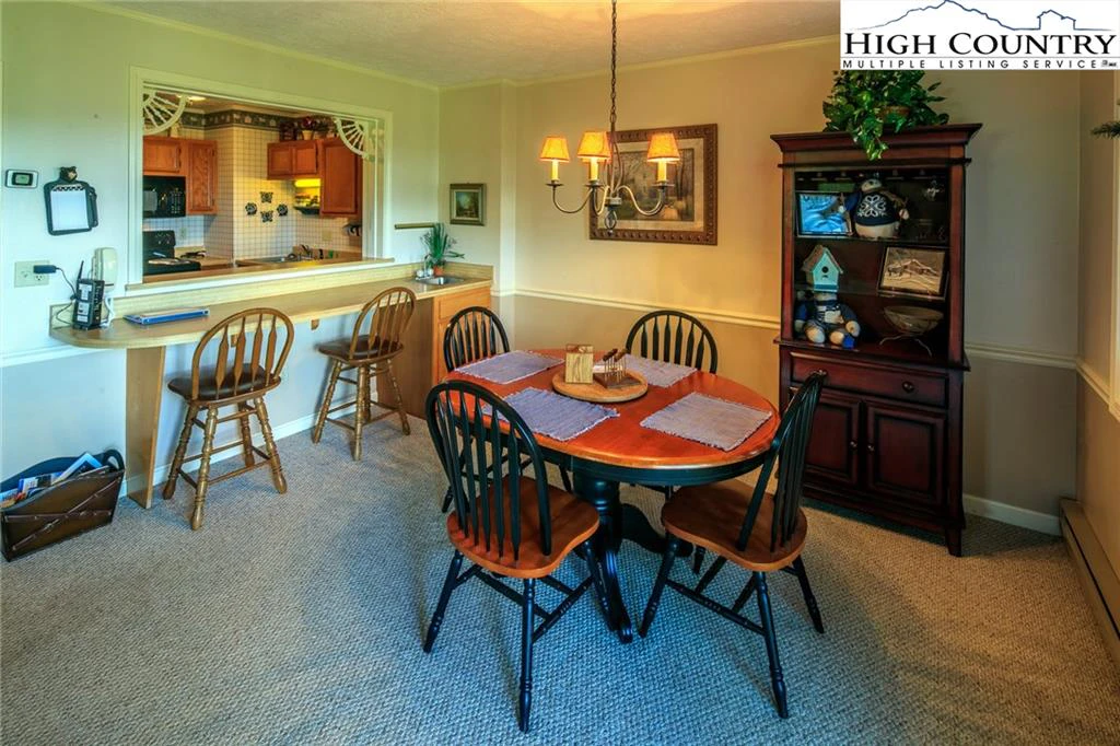 Image number 36 for the current listing