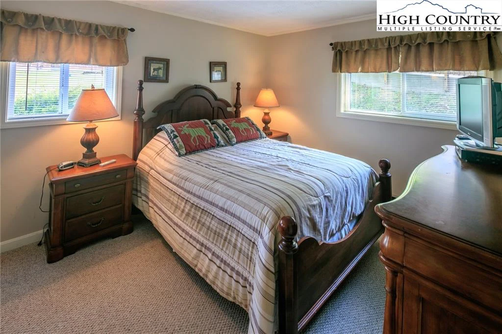 Image number 12 for the current listing
