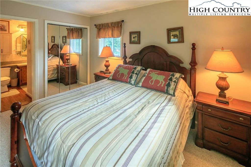 Image number 6 for the current listing
