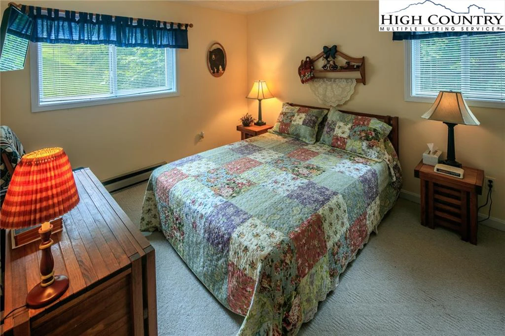 Image number 12 for the current listing