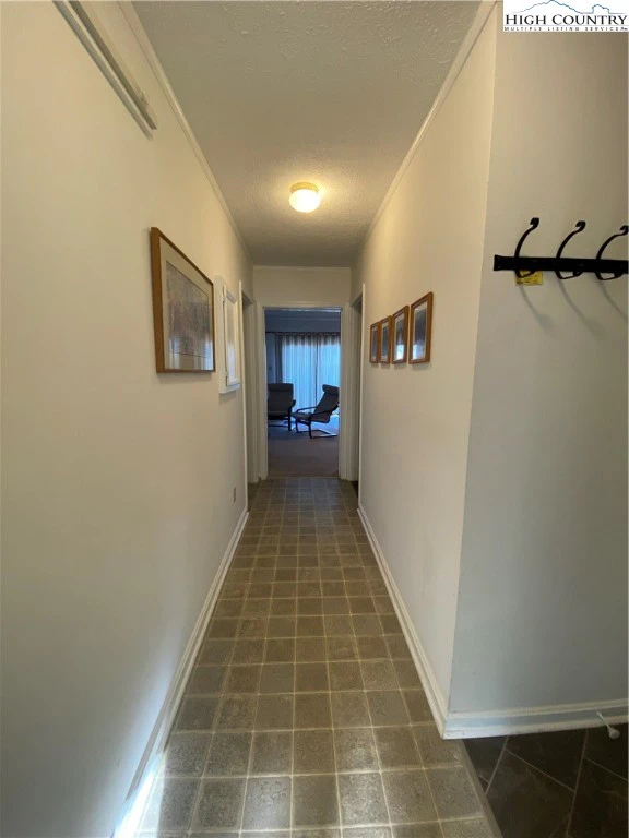 Image number 4 for the current listing