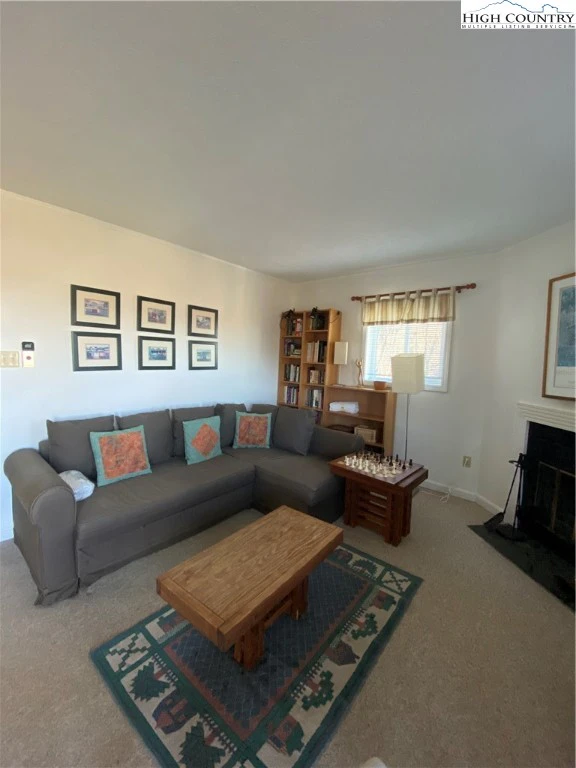 Image number 5 for the current listing