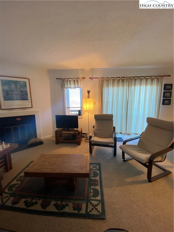 Image number 9 for the current listing