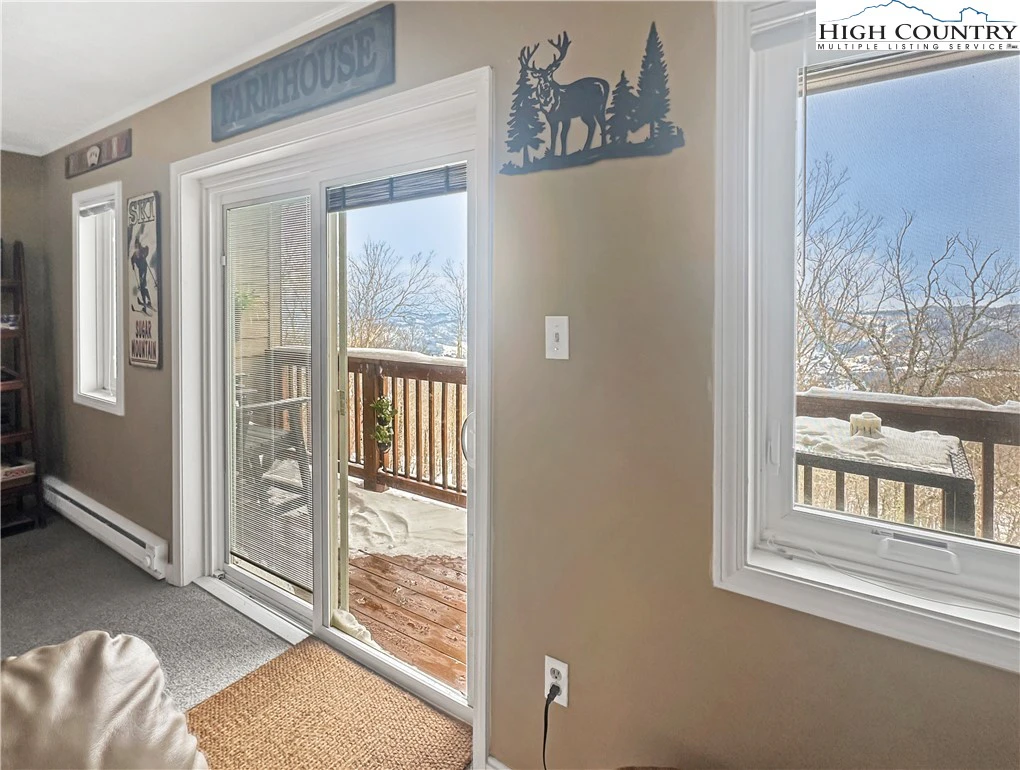 Image number 21 for the current listing