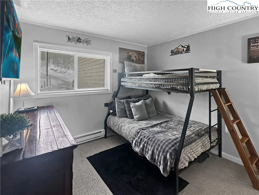 Image number 5 for the current listing