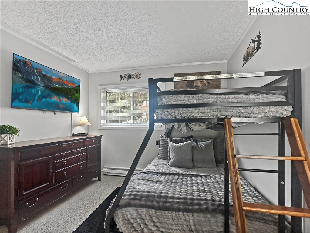 Image number 6 for the current listing