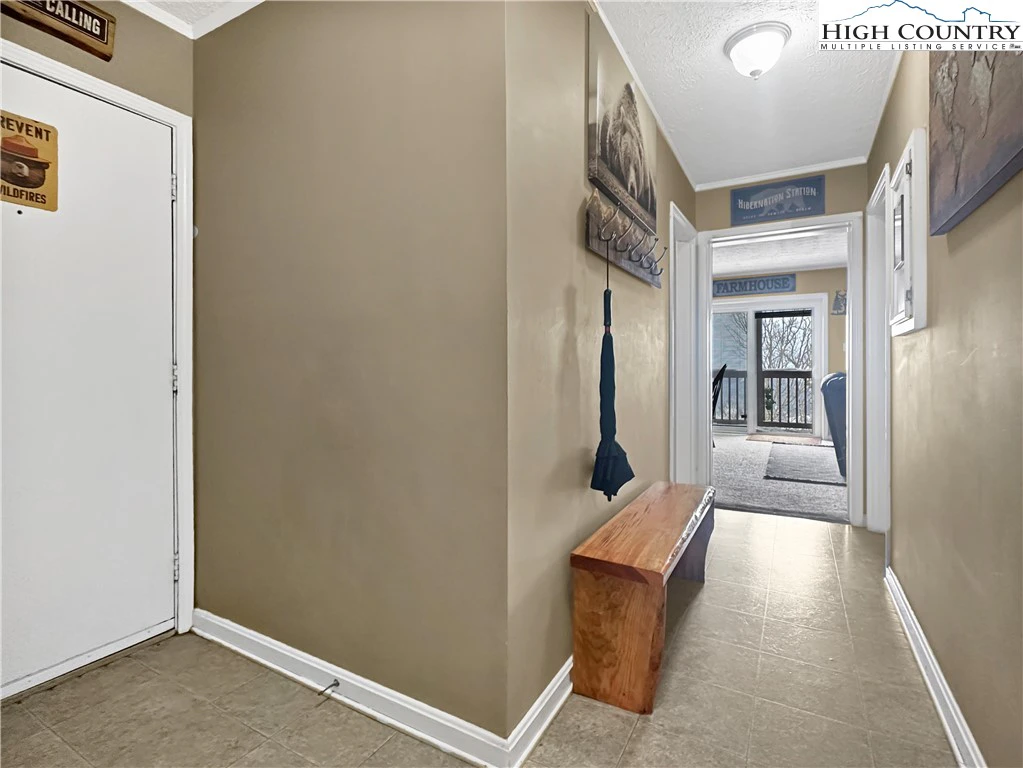 Image number 8 for the current listing