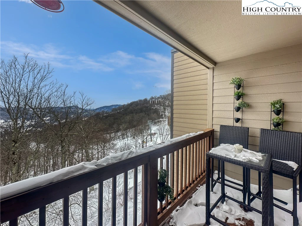 Image number 9 for the current listing