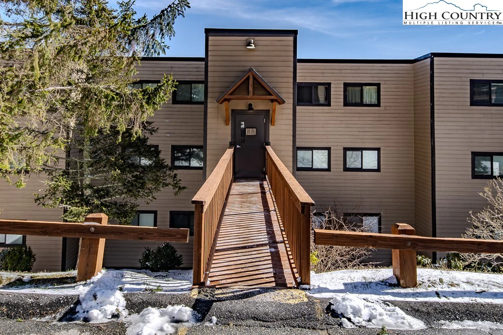 Image number 1 for the current listing