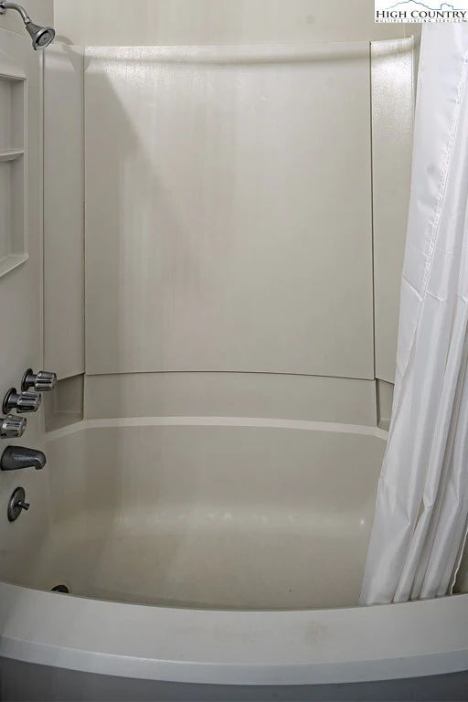Image number 7 for the current listing
