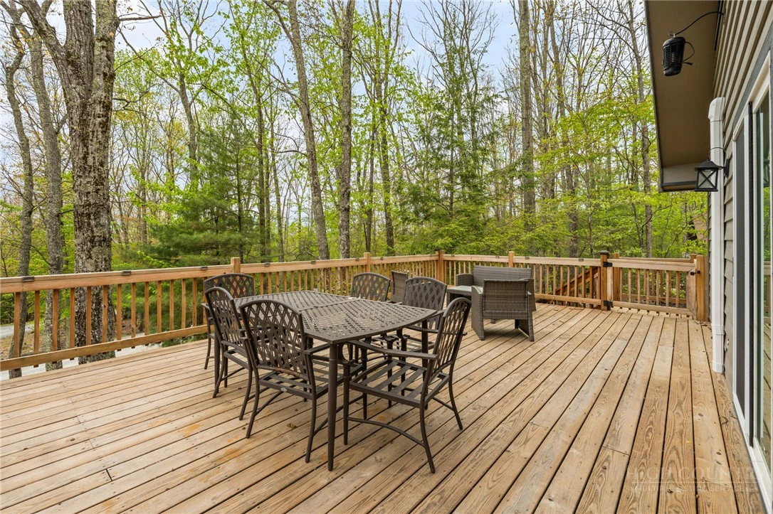 Image number 8 for the current listing