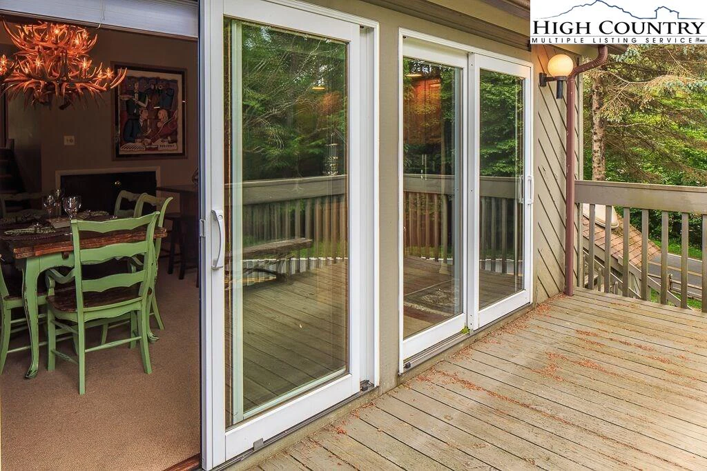 Image number 2 for the current listing