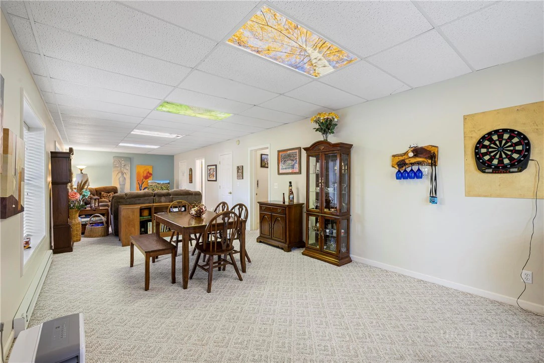 Image number 2 for the current listing