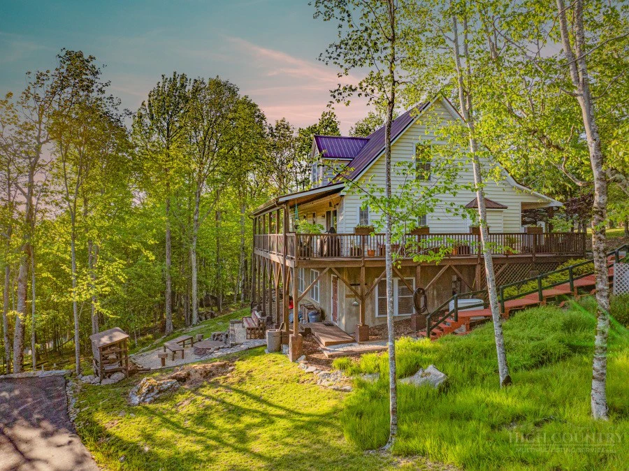 Image number 20 for the current listing