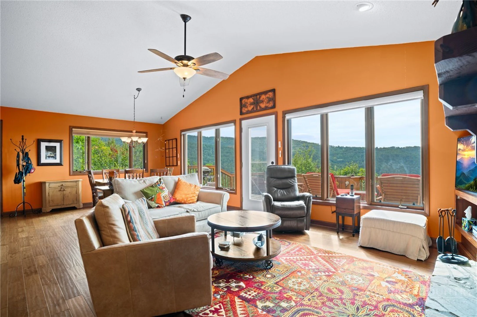 Image number 11 for the current listing