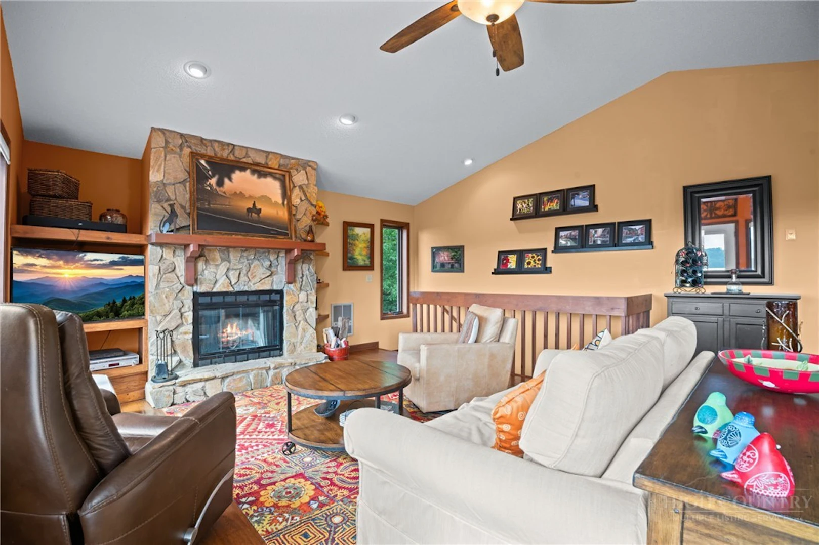 Image number 13 for the current listing