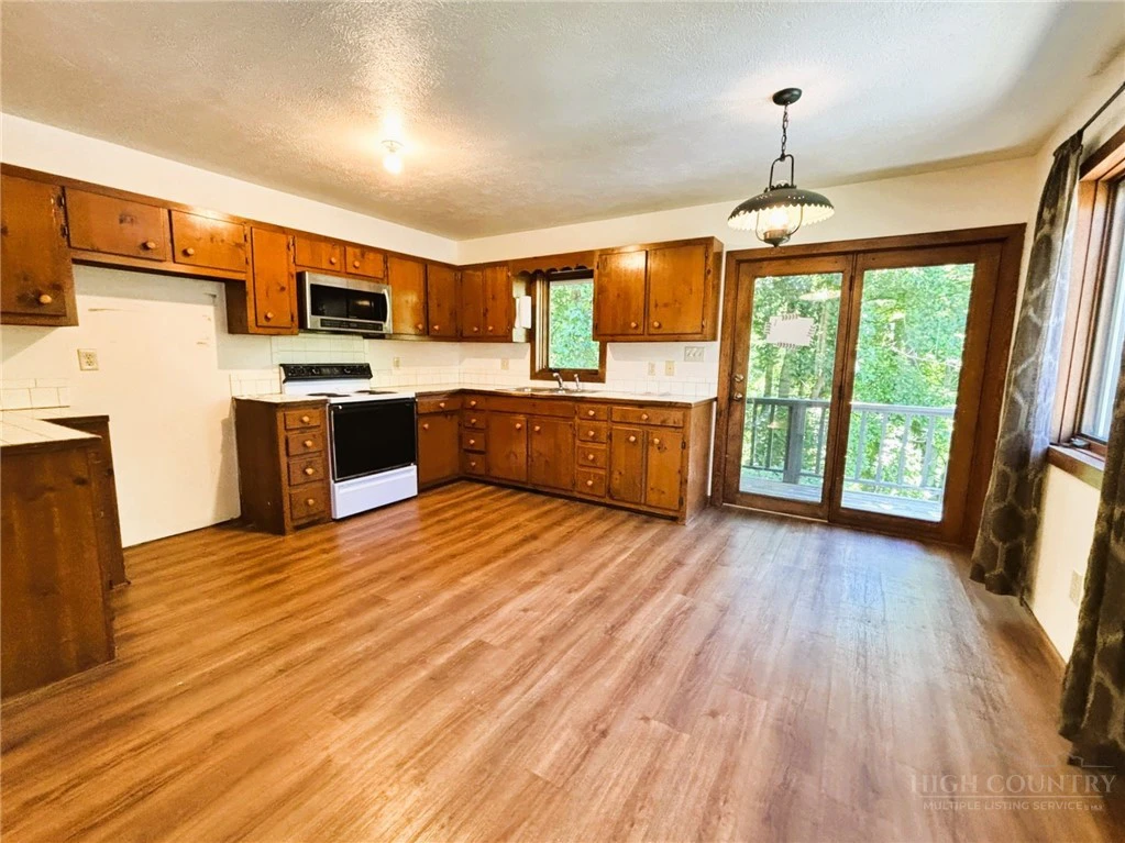 Image number 4 for the current listing