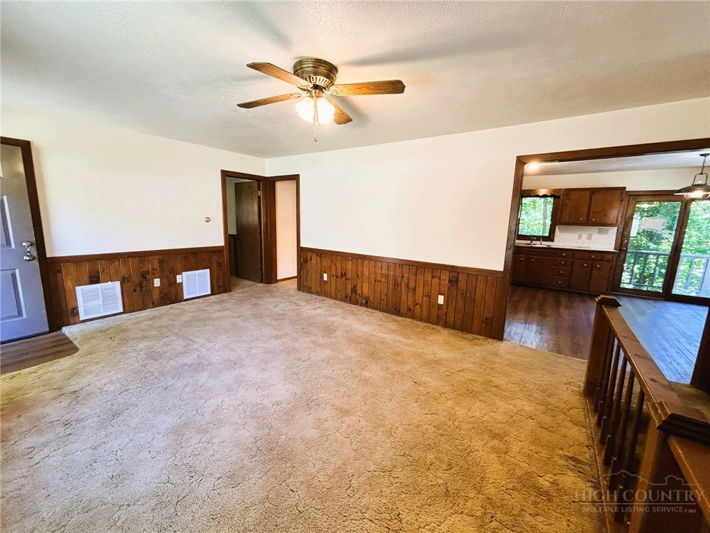 Image number 7 for the current listing