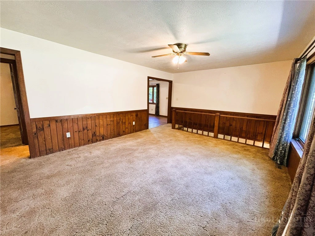 Image number 8 for the current listing