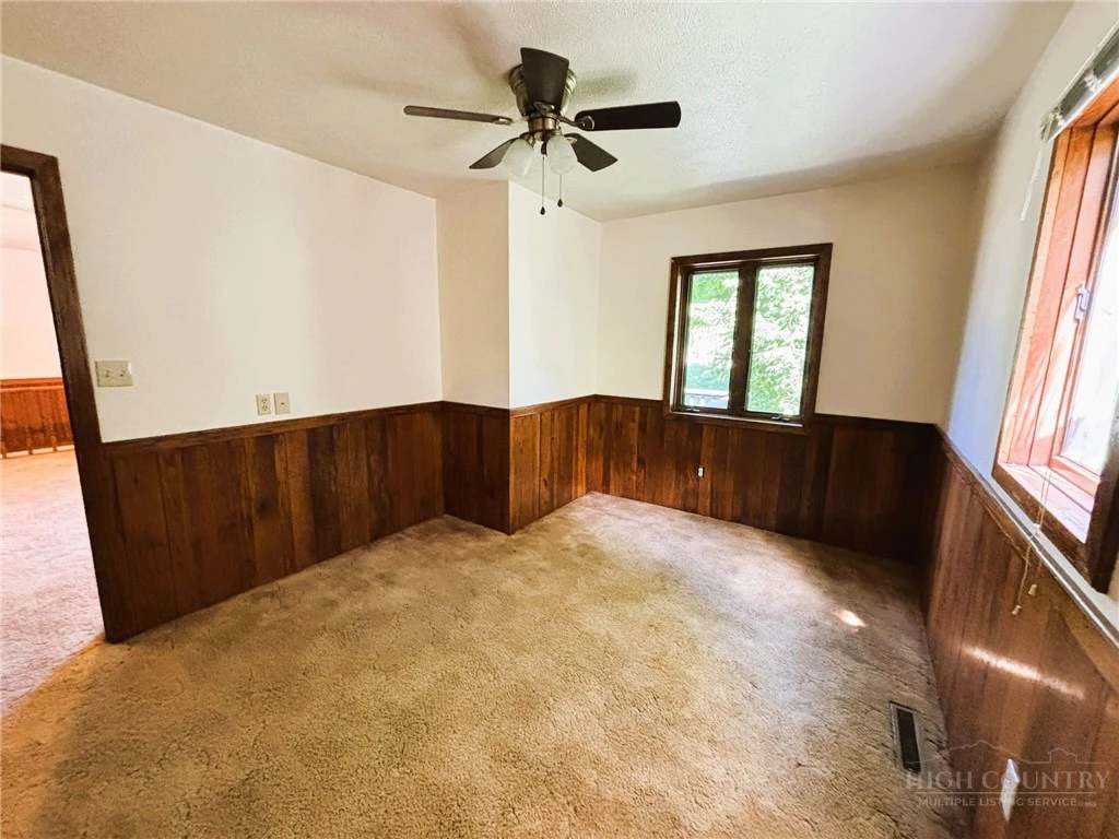 Image number 10 for the current listing