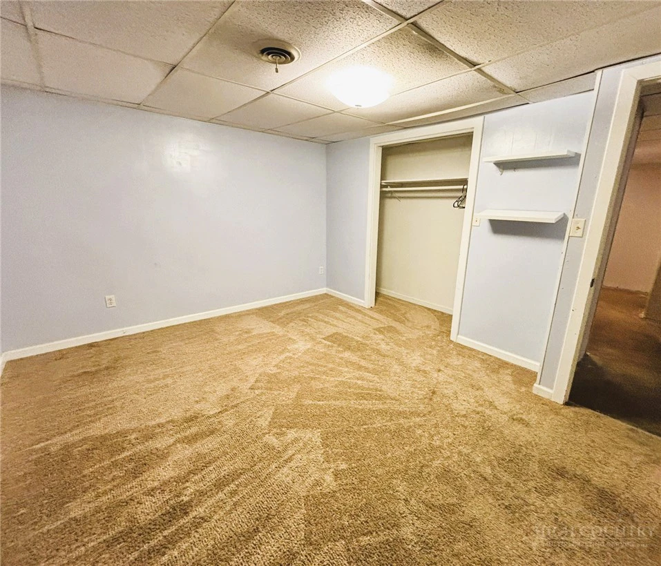 Image number 18 for the current listing