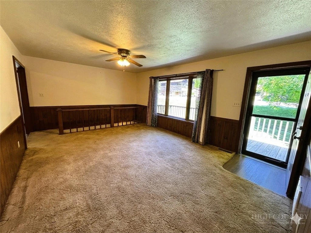 Image number 9 for the current listing