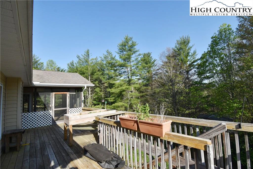 Image number 4 for the current listing