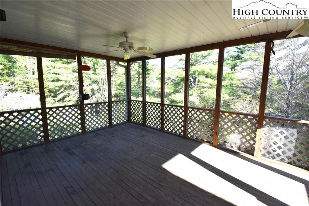 Image number 5 for the current listing